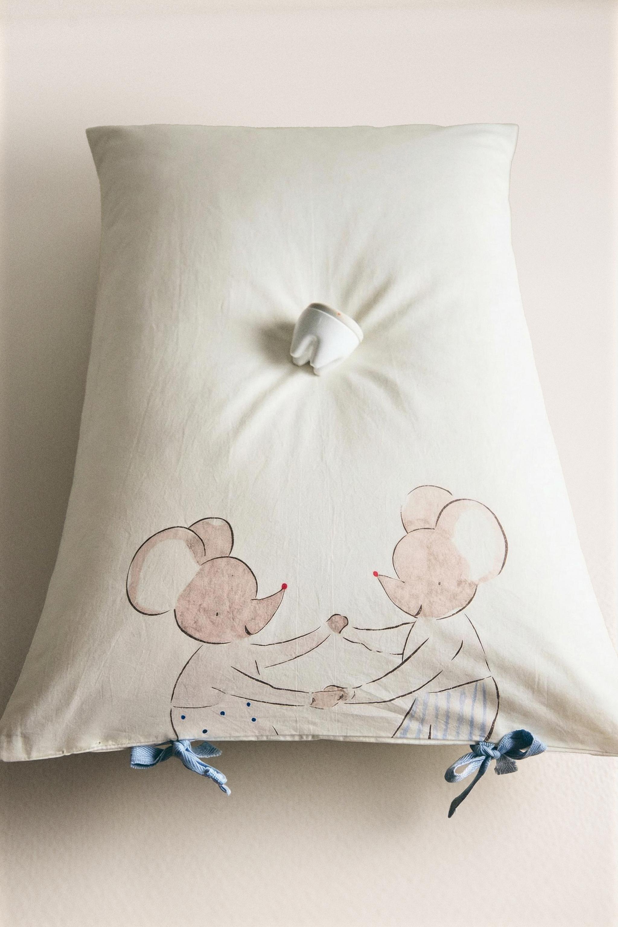 KIDS' MOUSE PILLOWCASE
